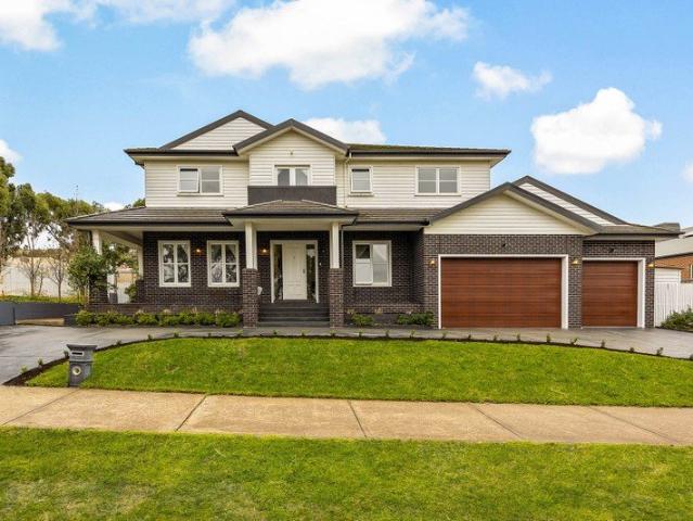A Masterpiece of Luxury in Prestigious Jacksons Hill