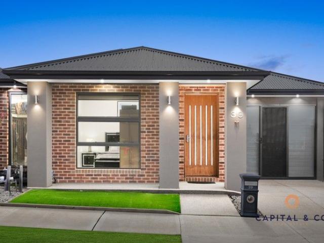 Stylish, Spacious & Move In Ready Family Home