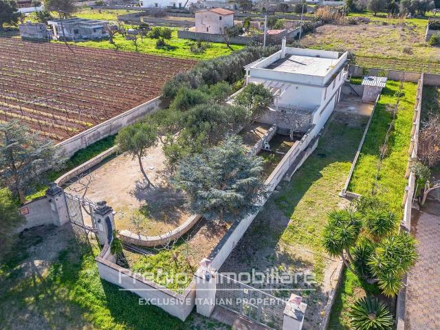 A Marina di Lizzano, a 400 metri dal mare, questa casa indip. 175m² Torricella