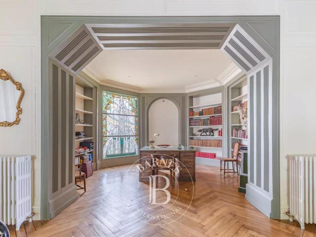 Ancien couvent du XV ème s, 450 m² dans une propriété de 1,2. 450m² Maubec