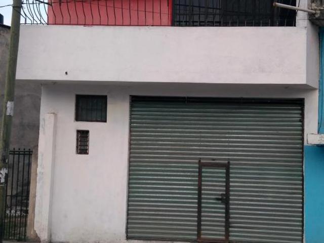 A medida para inversión Casa en venta a una cuadra de Ruiz Cortines