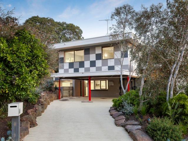 A Mid Century Marvel in Studley Park