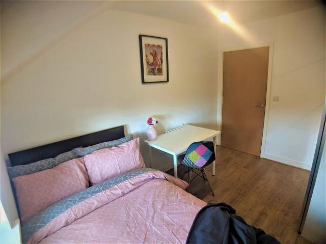 A, Mitford Road, Manchester M14 3 bed flat to rent £1,650 pcm £381 pw