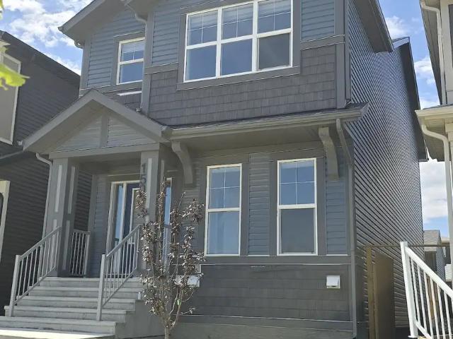 A Modern and New home in the Heart of Livingston