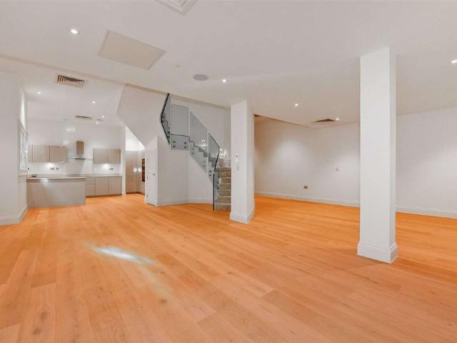 A modern and spacious duplex apartment in central Windsor with off street parking for one car