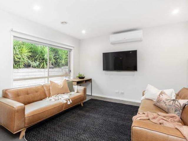 A Modern Comfortable & Convenient Home