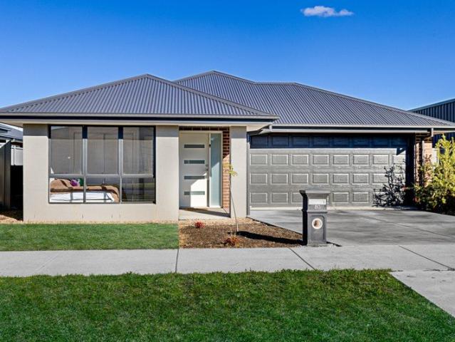 A Modern Family Favourite in Popular Alfredton