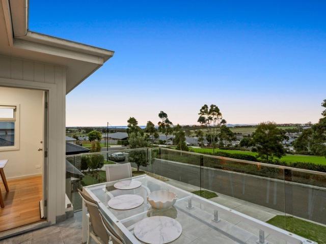 A Modern Family Haven with a Spectacular Bay Views