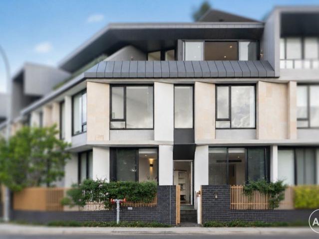 A Modern Luxury Residence Offering Space, Style and Convenience