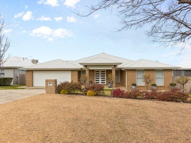A Modern Masterpiece in the Heart of Tatton