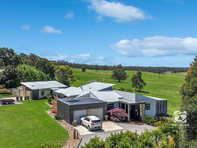 THE COMPLETE LIFESTYLE PACKAGE HOME, LAND & INCOME POTENTIAL