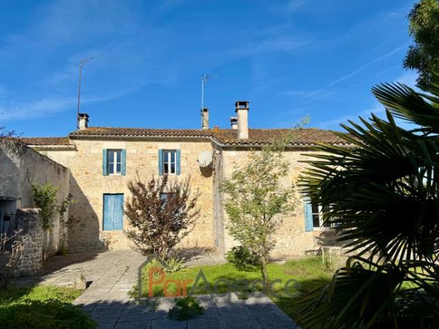 Maison charentaise Charme et espace
