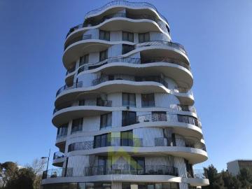 À Montpellier, appartement avec terrasse en vente avec R Imm