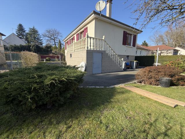 A Mortefontaine, une maison individuelle élevée sur sous sol total