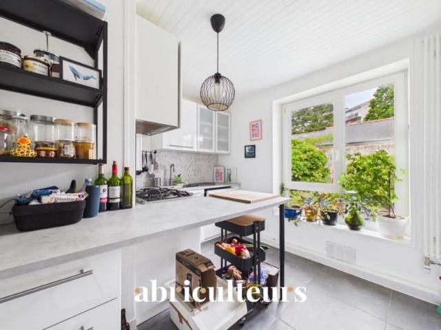 A Nantes, Charmante maison de plain pied, 3 Chambres avec jardin, à louer en meublé pour un an