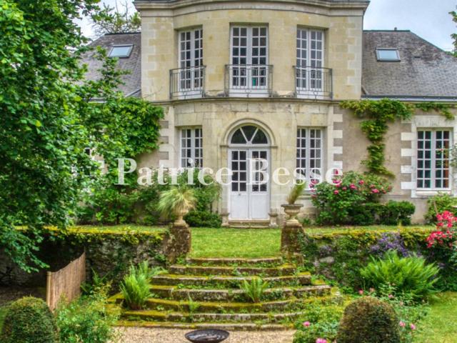 À Nantes, quartier Saint Félix, un ancien relais de chasse d. 262m² Nantes