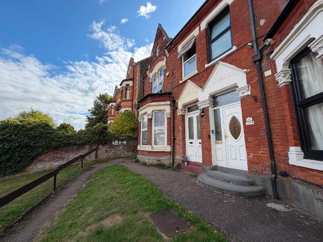 A Napier Road, Luton LU1, 1 bed maisonette to rent, £1,100 pcm | PrimeLocation