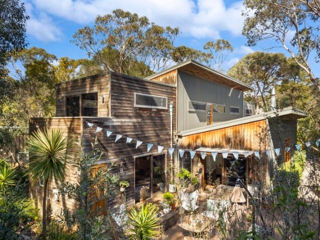 A NATURAL CONNECTION TO COASTAL LIVING
