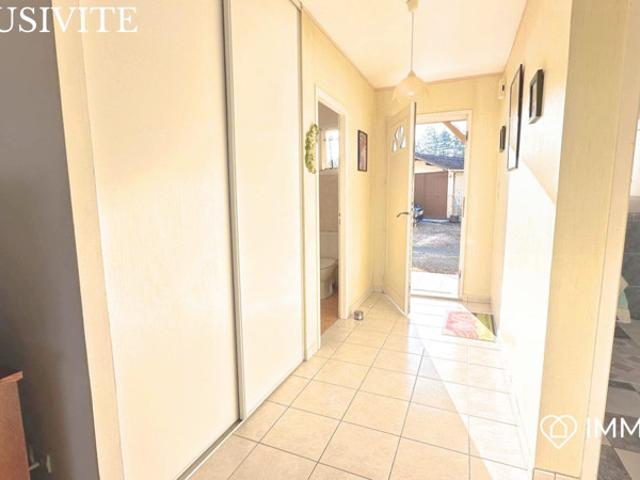 À pied des commerces, au calme et sur près de 4 000 m² de ter
