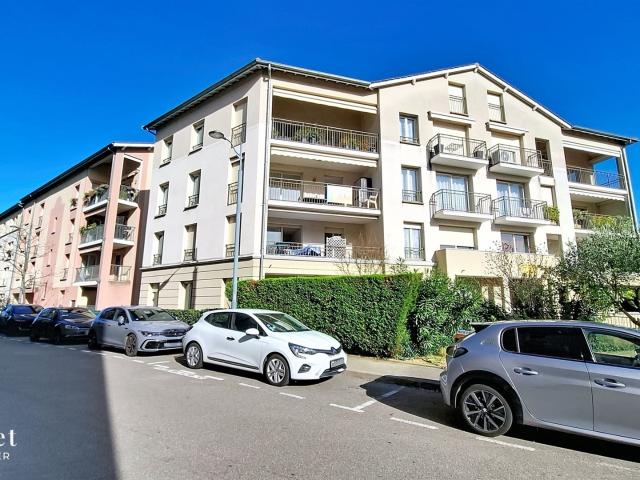 A ne pas rater ! T4 de 89m2 avec terrasse, cave et garage de. 89m² Saint Romain en Gal