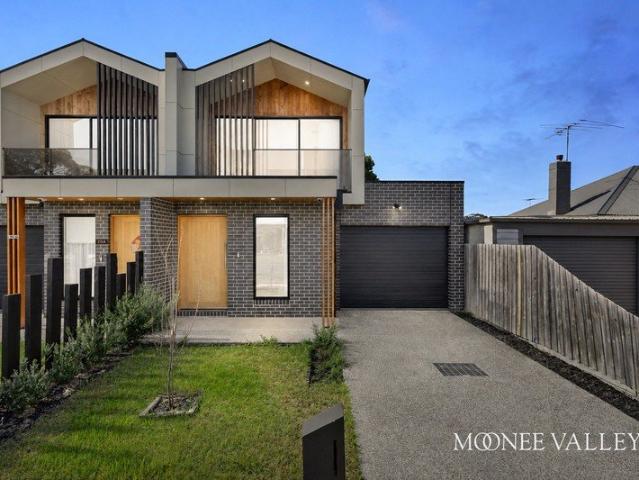 A New Benchmark in Contemporary Luxury With Four Bathrooms!