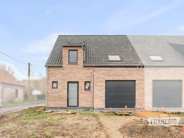 A newly built home in a quiet location in Celles, featuring 3 bedrooms and a stunning unobstructed view