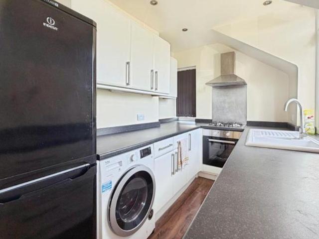 A newly redecorated two bedroom first floor flat situated in the heart of Claverham. Offering a spacious living room, generous kitchen, brand new bathroom, one double bedroom, one single bedroom and on street parking. Ideally located close to local amenities and transport links. Available now