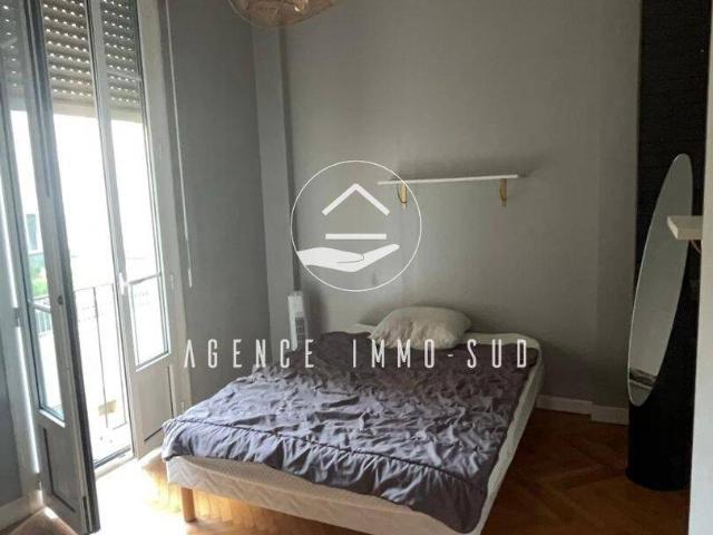 À Nice, grand appartement à louer 1150 € par mois
