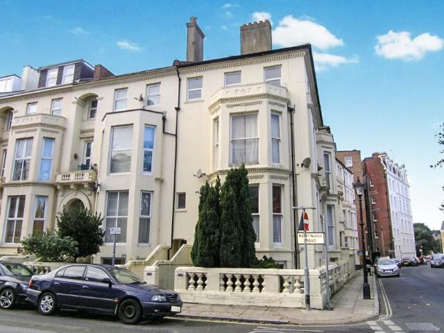 A Nightingale Road, Southsea, PO5 2 bed flat to rent £1,200 pcm £277 pw