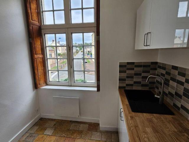 A NOGENT LE ROTROU, proche du centre ville, Un appartement de type studio d'une superficie d.