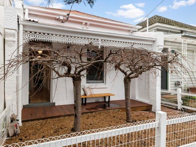 A North facing Victorian charm with a separate studio