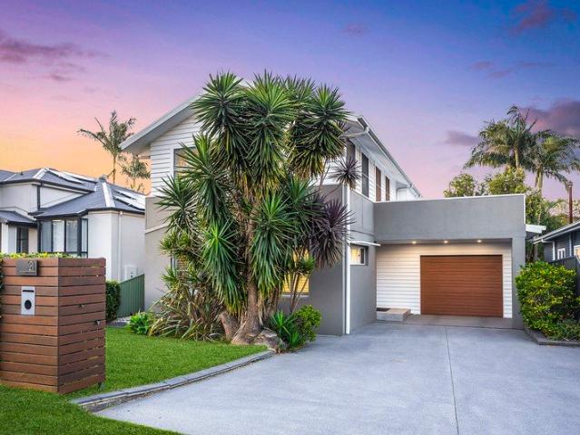 A North Facing Coastal Family Haven with 3 Bedroom Granny Flat
