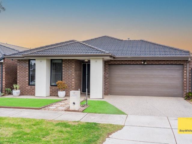 A North Facing Family Haven in a Prime Cobblebank Location