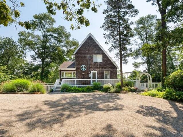 A Oceanview Rd, Hampton Bays, Home For Sale