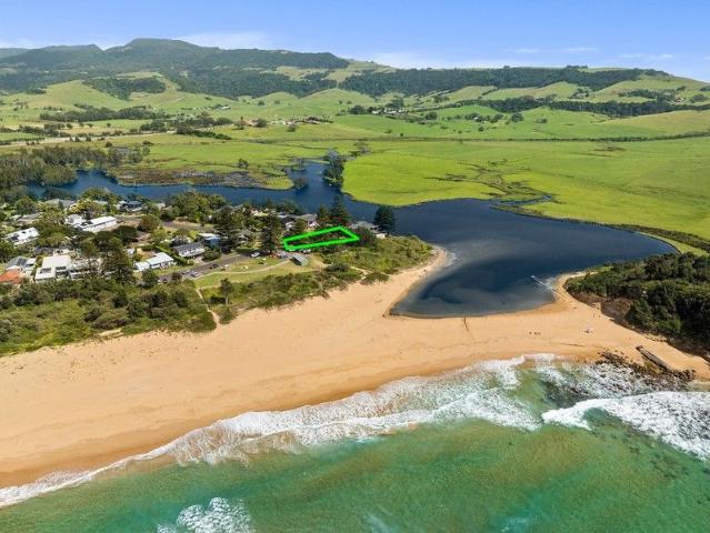A once in a generation coastal offering with DA approved luxury residence