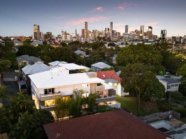A ONCE IN A LIFETIME 350SQM HOUSE ALTERNATIVE