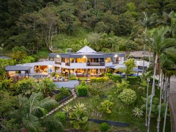 Luxury Resort Style FNQ Estate!