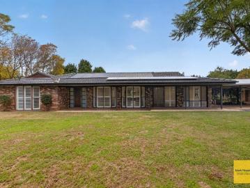 A Once in a Lifetime Lifestyle Opportunity in The Oaks