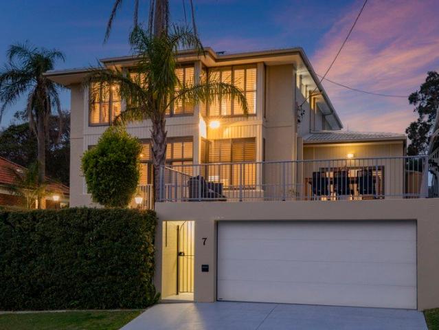 A Once in a Lifetime Opportunity in The Hill. Grand Luxury. Unrivalled Views. An Exceptional Newcastle Lifestyle