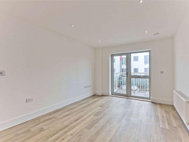 A one bedroom apartment conveniently positioned close to Guildford train station