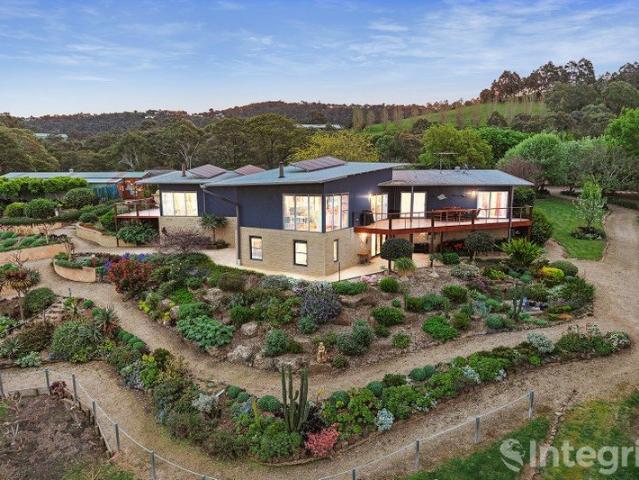 A ONE OF A KIND ARTIST'S HOME WHERE ARCHITECTURE MEETS NATURE