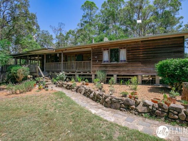 A One Of A Kind Hand Crafted Character Timber Home With Heart & Soul 7.3 Ha. 18 Acres