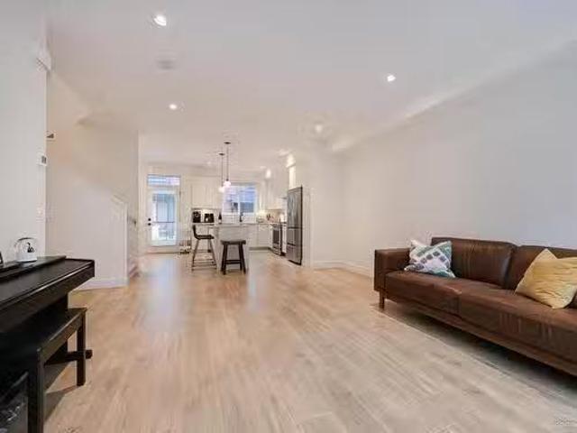 A Avenue, Langley, BC, V2Y 3S2 townhouse for sale Listing I.