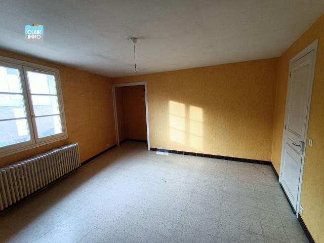A AZE PROCHE MACON EN BOURGOGNE MAISON 3 PIECES DE 74 M²