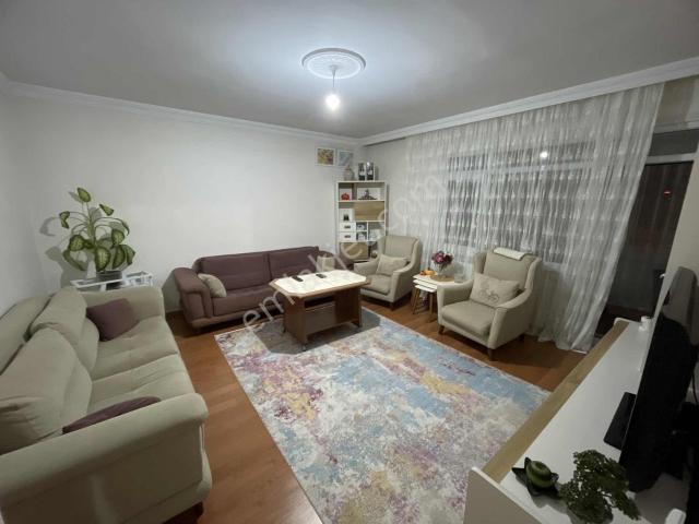 Aşağıdudullu Mahallesinde 2+1 Cadde Üzeri Kiralık Daire