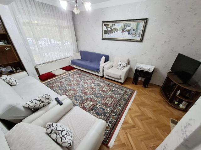 Aşağı Eğlence Göbek & Gata Yakını 2+1 Eşyalı Düz Giriş