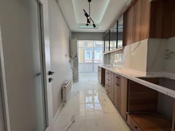 Aşağı Eğlencenin Kalbinde 3+1 Full Yapılı Daire