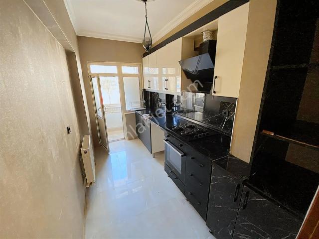 Aşağıeğlence'de Ön Cephe Katta 3+1 Full Yapılı Kiralık Daire