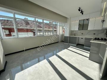 Aşağı Eğlence'de Ankara Manzaralı Geniş Mutfak Full Yapılı Acil!