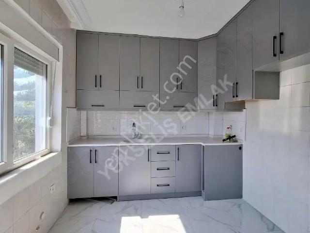 Aşağı Hisar Mahallesinde Ara Kat 3+1 Kiralık Daire